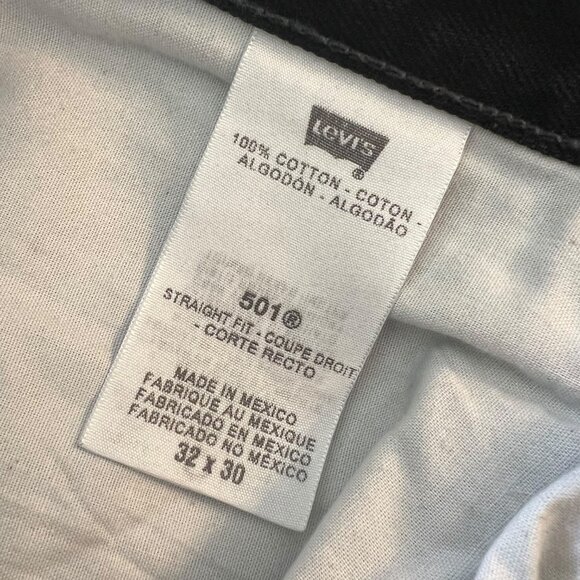 Levi's 501 Original Fit Button Fly Straight Leg Jeans in Black | 32 x 30 - Picture 12 of 13
